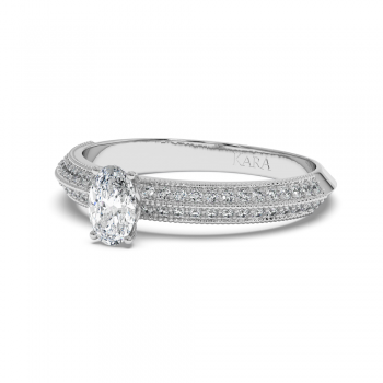 Engagement ring with 0.31 ct Oval diamond and 0.19 ct side diamonds