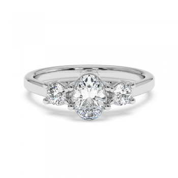 Engagement ring with 0.70 ct Oval diamond and 0.27 ct side diamonds