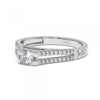 Engagement ring with 0.30 ct Princess diamond and 0.27 ct side diamonds