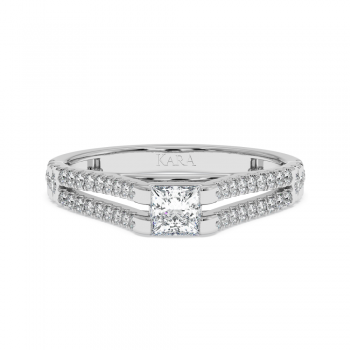 Engagement ring with 0.30 ct Princess diamond and 0.27 ct side diamonds