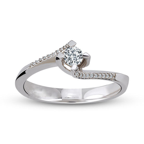 Engagement ring with central diamond of 0.30 ct and side diamonds of 0.10 ct