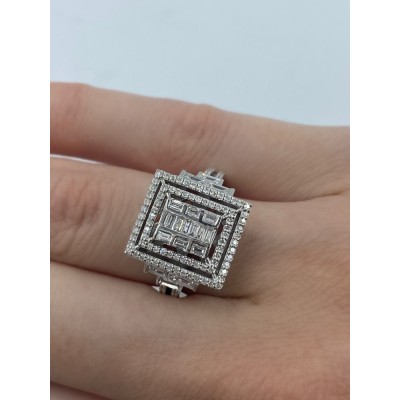 Ring with Baget diamonds of 0.50 ct and round diamonds of 0.39 ct