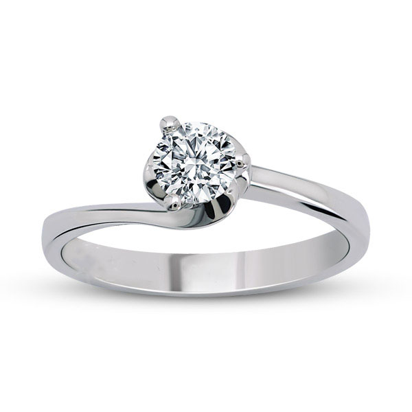 Solitaire engagement ring with 0.43 ct diamond