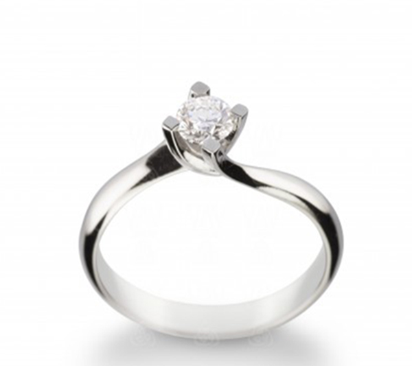Solitaire engagement ring with 0.25 ct diamond