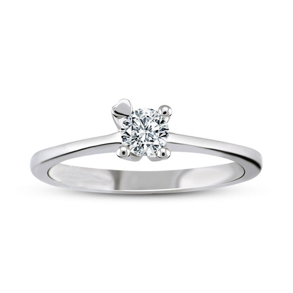 Solitaire engagement ring with 0.30 ct diamond