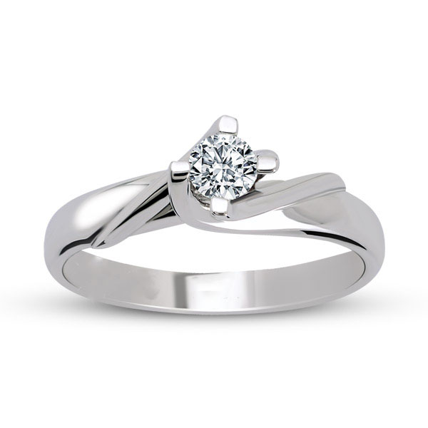 Solitaire engagement ring with 0.30 ct diamond