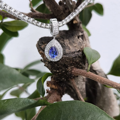 Charm Pendant with Diamonds of 0.61 ct and Tanzanite of 1.21 ct