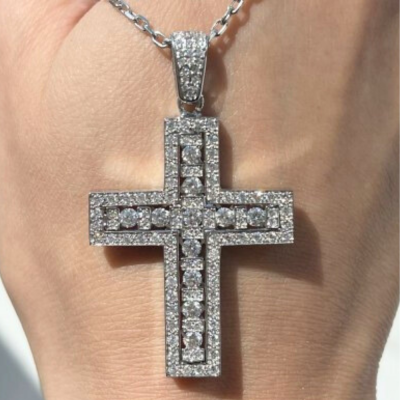 Cross pendant with 2.50 ct diamonds