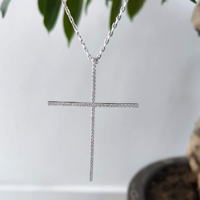 Cross pendant with 1.30 ct diamonds