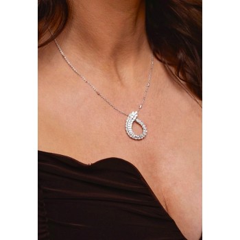 Pendant with 2.59 ct Marquise cut diamonds and 0.75 ct round diamonds