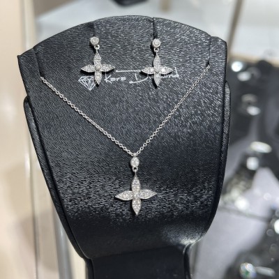 0.69 ct Diamond Jewelry Set