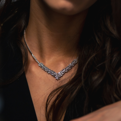 Jewelry set with 3.61 ct round diamonds and 1.39 ct baget diamonds