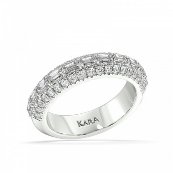 Ring with 0.77 ct Emerald diamonds and 0.48 ct side diamonds