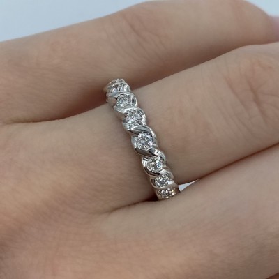 Eternity wedding ring with 0.80 ct diamond
