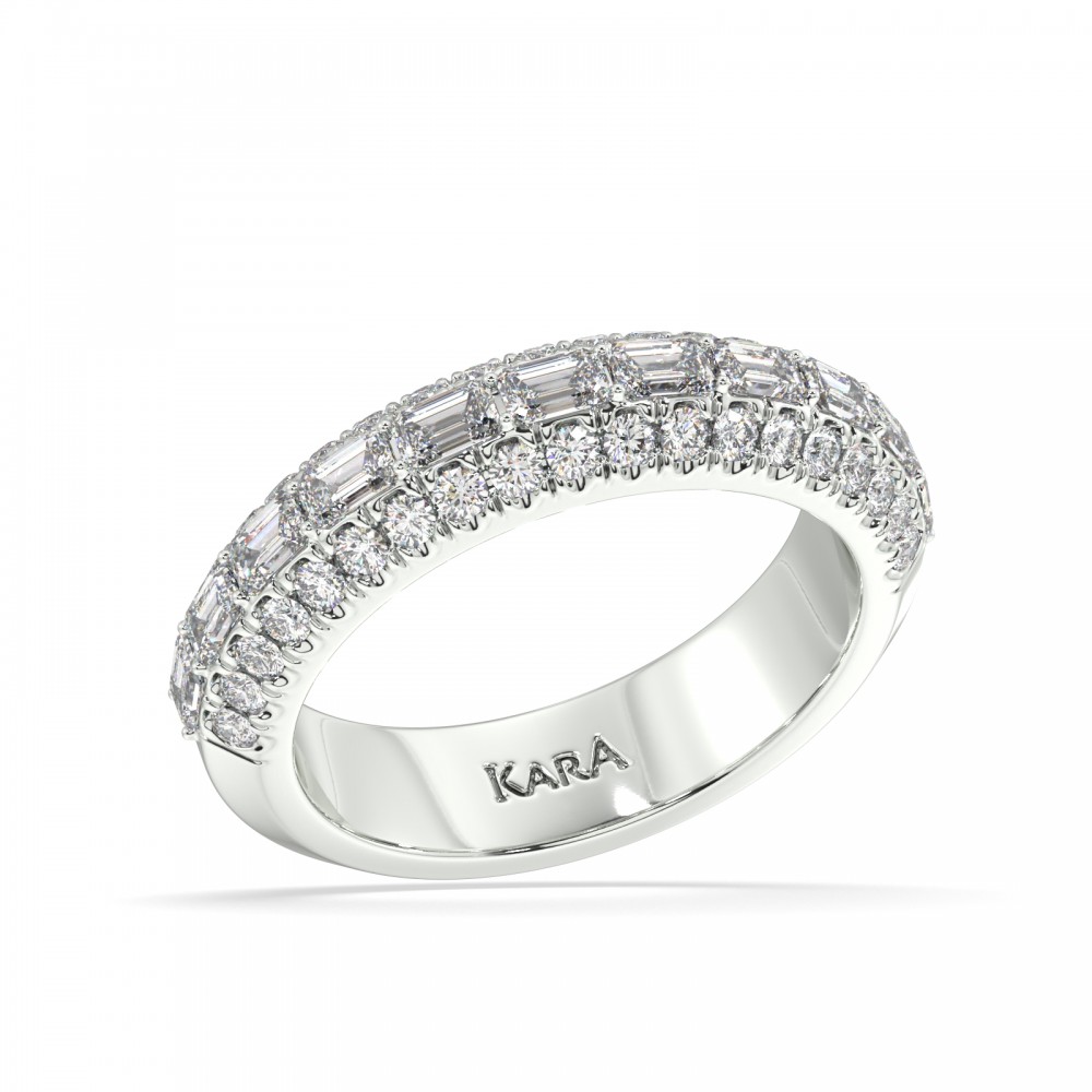 Ring with 0.77 ct Emerald diamonds and 0.48 ct side diamonds