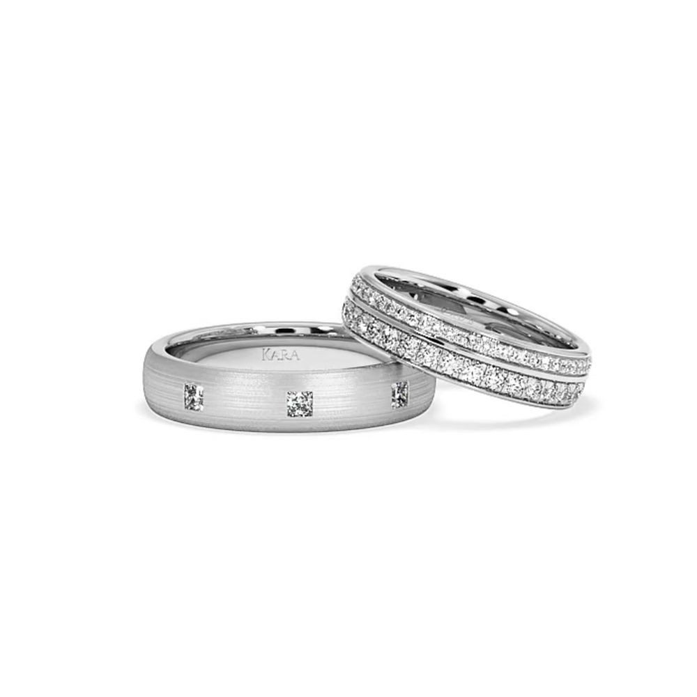 0.17ct Princess Cut Diamonds and 0.72ct Round Diamonds wedding rings