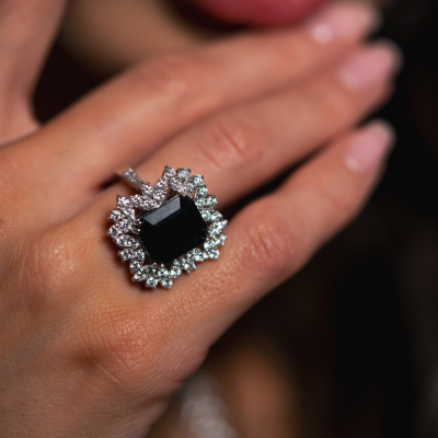 Descopera frumusetea sublima a bijuteriilor cu diamante si safire