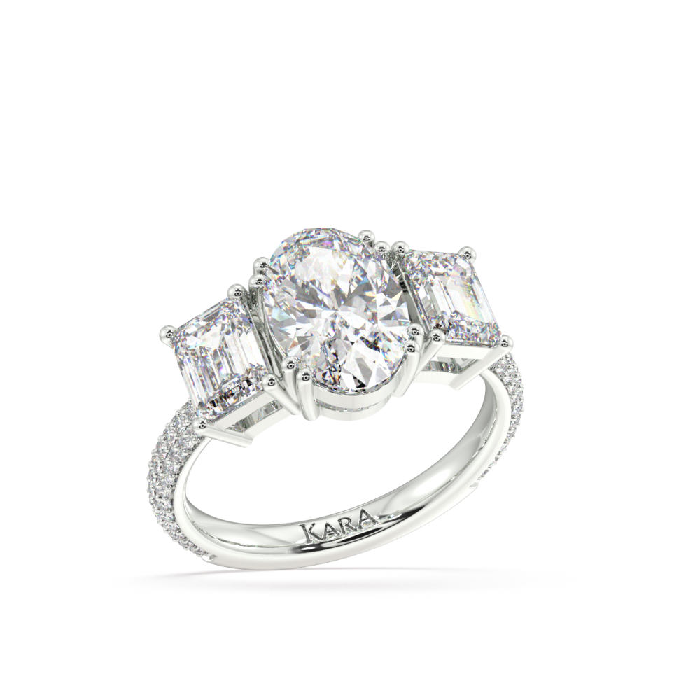 Inel cu Diamant central oval de 2.05 ct, Diamante emerald de 1.41 si Diamante rotunde de 0.26 ct