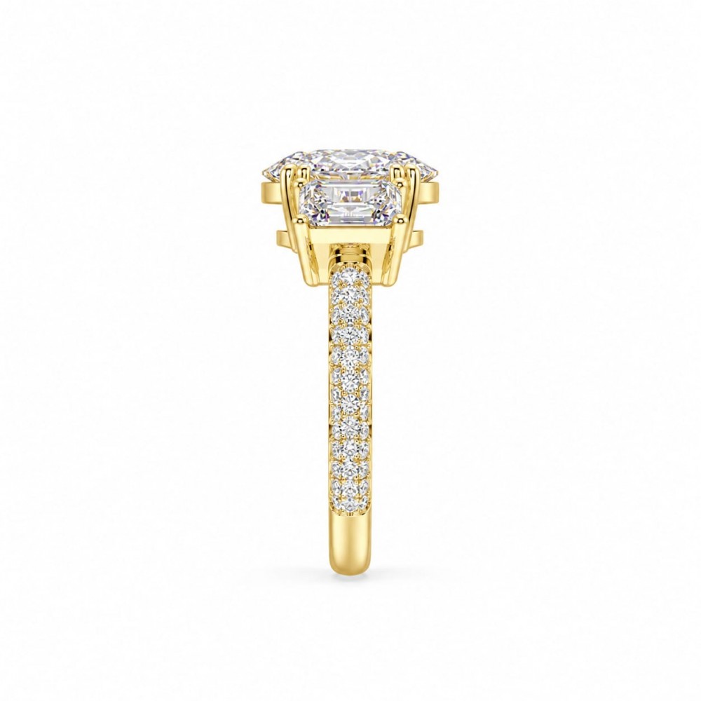 Inel cu Diamant central oval de 2.05 ct, Diamante emerald de 1.41 si Diamante rotunde de 0.26 ct