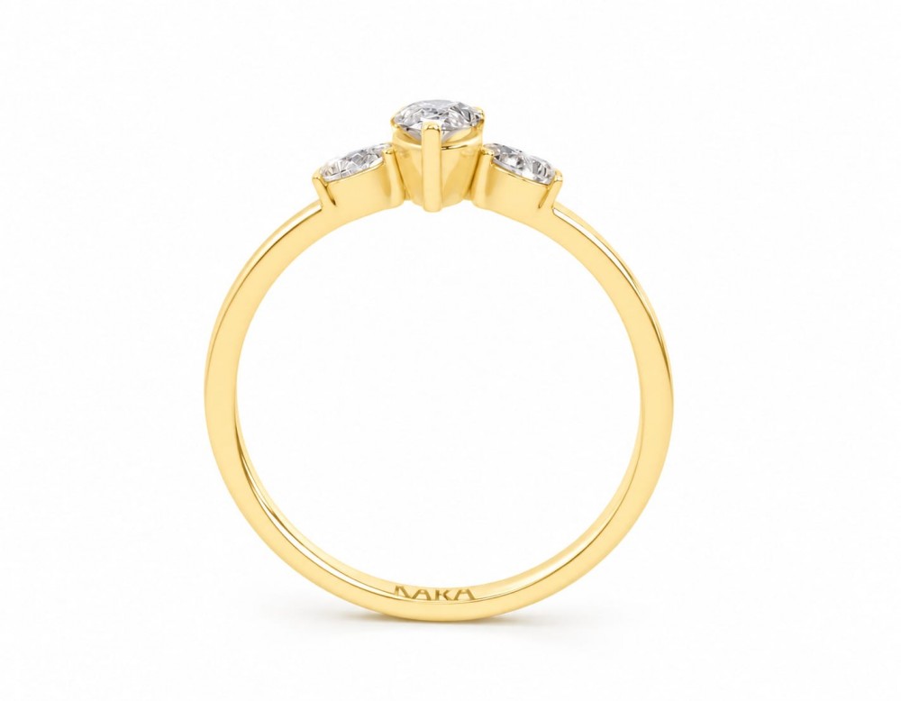 Inel cu diamant central Pear Cut de 0.31ct si diamante Pear Cut laterale de 0.28ct