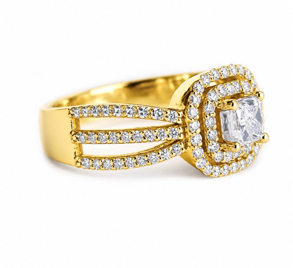Inel cu Diamant central Princess de 0.34 ct si diamante laterale de 0.39 ct