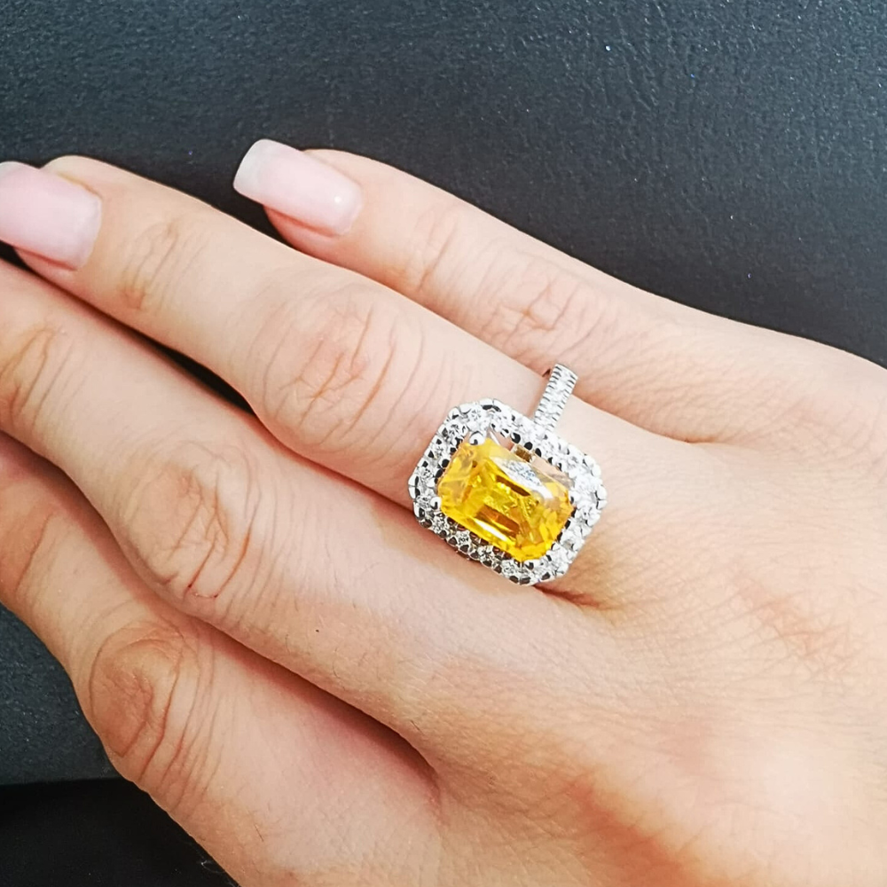 Inel cu diamante de 0.33 ct si Safir galben de 3.71 ct