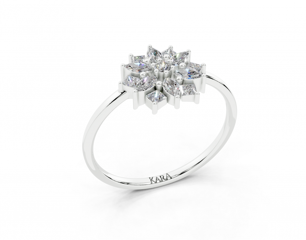 Inel cu diamante Marquise Cut de 0.13ct, diamante Princess Cut de 0.13ct si un diamant rotund de 0.01ct
