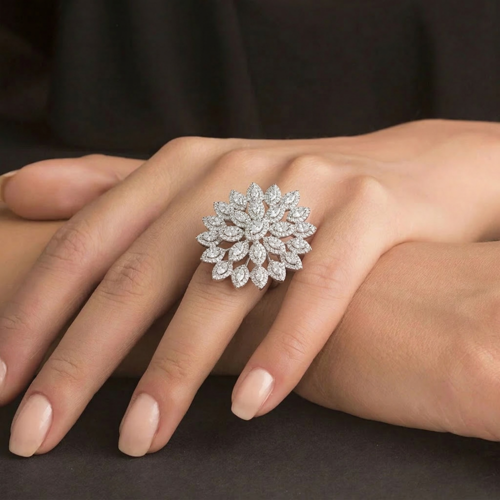 Inel cu Diamante Marquise de 1.04 ct si diamante laterale de 1.14 ct