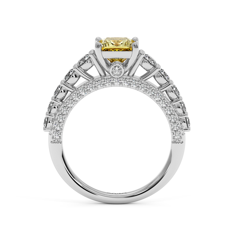 Inel de logodna cu diamant central fancy de 1.31 ct si diamante laterale de 1.34 ct