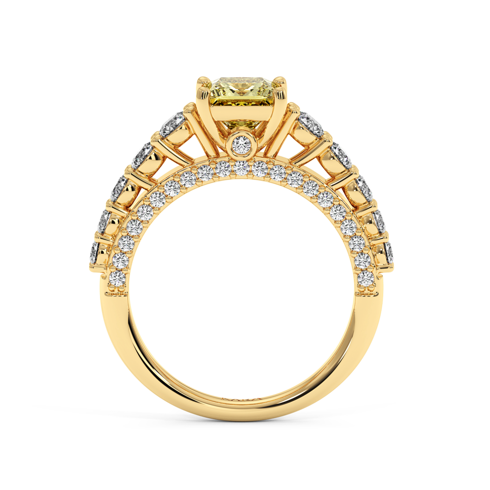 Inel de logodna cu diamant central fancy de 1.31 ct si diamante laterale de 1.34 ct