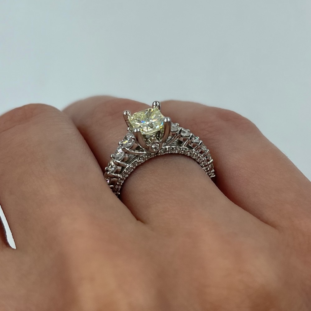 Inel de logodna cu diamant central de 1.01 ct si diamante laterale de 0.96 ct