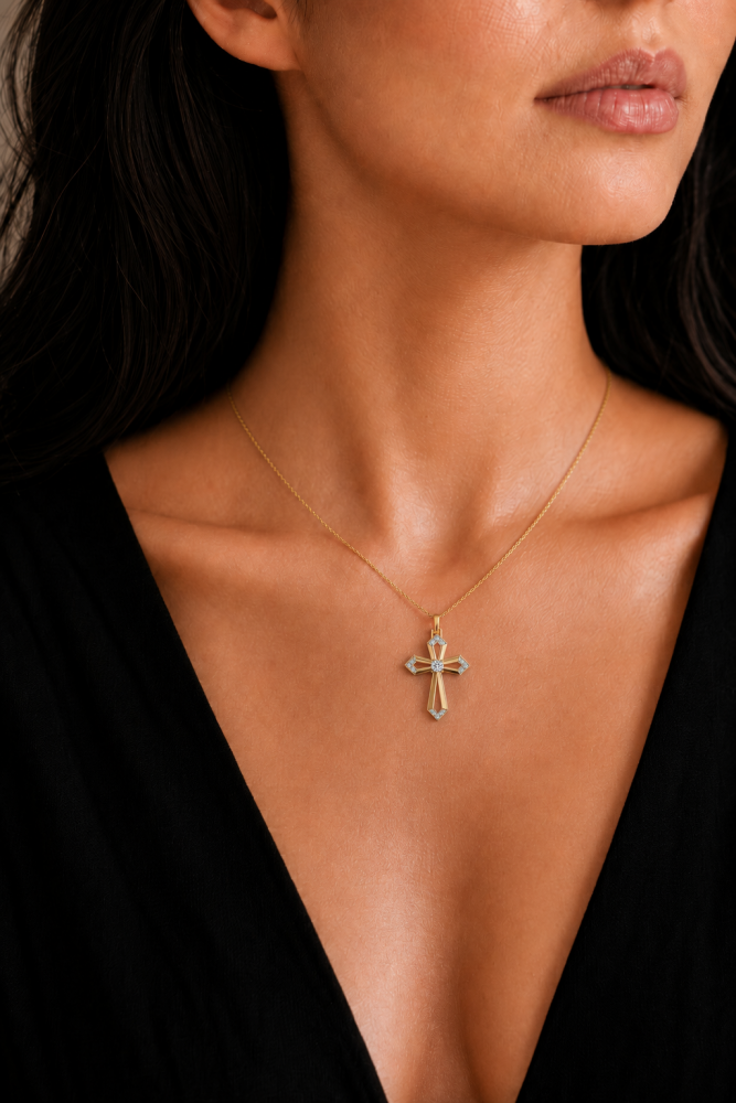 Pandantiv Cruciulita cu Diamante de 0.24ct