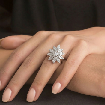 Inel cu Diamante Baget  de 0.48 ct si diamante rotunde de 0.43 ct