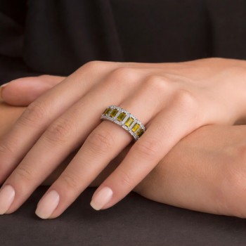 Inel cu diamante de 1.00 ct si safire galbene de 2.22 ct