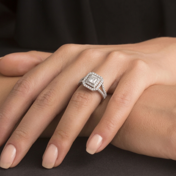 Inel de logodna cu diamant central de 0.50 ct si diamante laterale de  0.65 ct