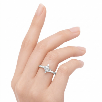 Inel de logodna Solitaire cu diamant de 0.39 ct