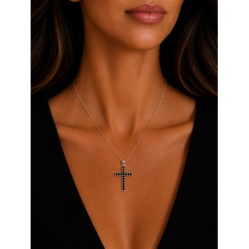 Pandantiv cruciulita cu diamante negre de 0.36 ct