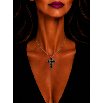 Pandantiv Cruciulita cu diamante negre de 0.46 ct
