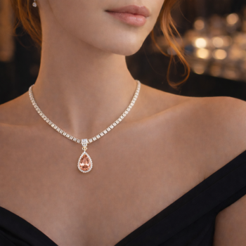 Tennis Charm cu Morganite Pear Cut Central de 8.48ct si Diamante Rotunde Laterale de 0.51ct